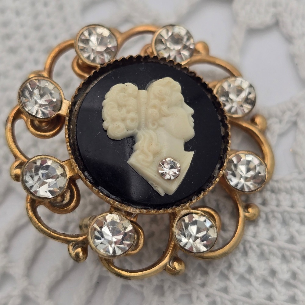 Vintage Gold Tone Cameo Brooch Black White Rhinestone Filigree Pin Victorian